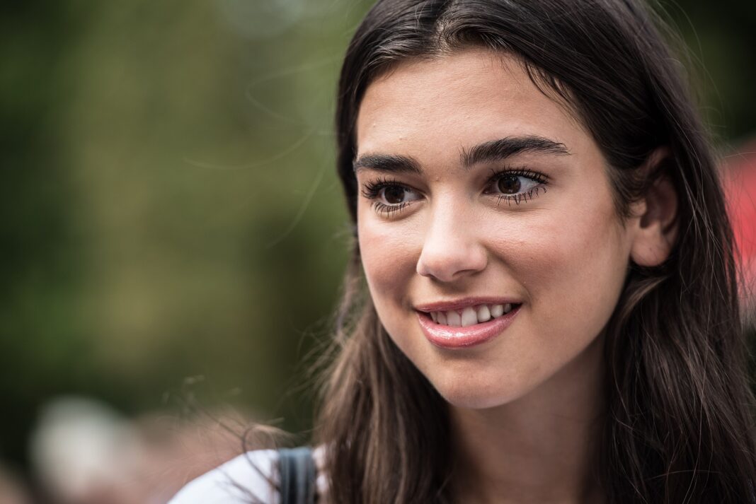 Dua Lipa pubblica il video musicale di 