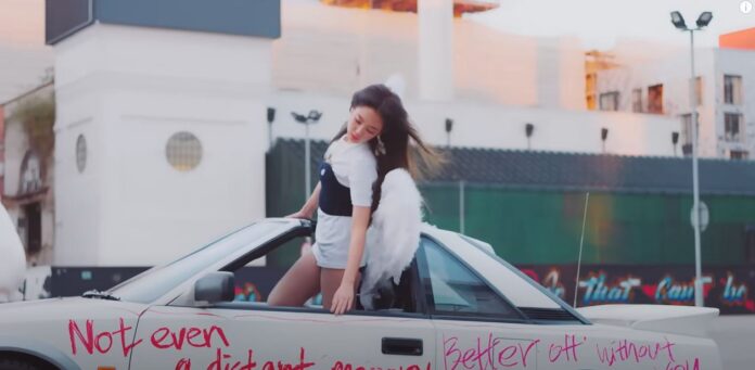 Il video musicale "Solo" di Jennie delle BLACKPINK raggiunge 1 miliardo di visualizzazioni su YouTube - guarda