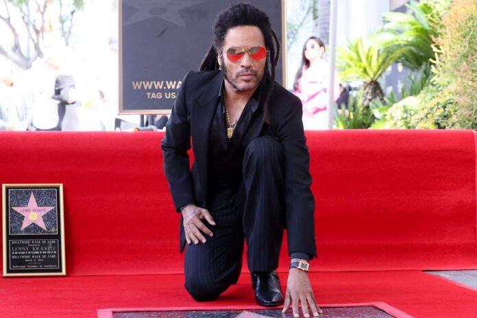 Lenny Kravitz - stella sulla celebre Walk of Fame di Hollywood